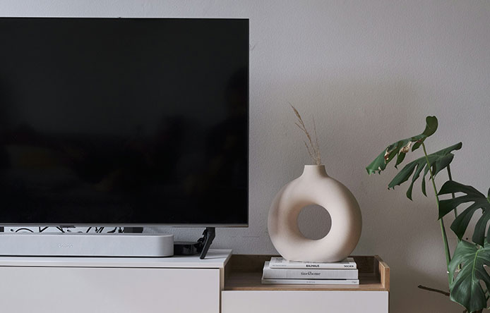 PhotonBeam 48" Curved LED TV - Imagen 3